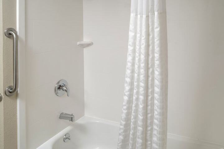 Room 21 of 36