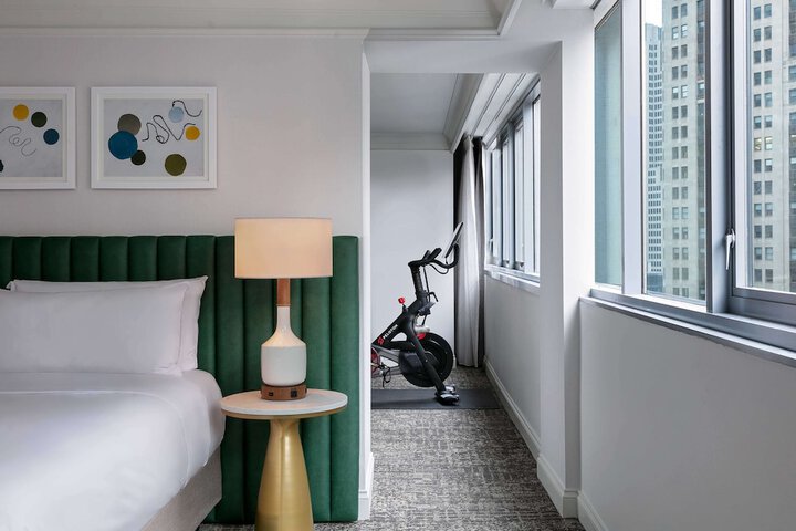 Room 52 of 149