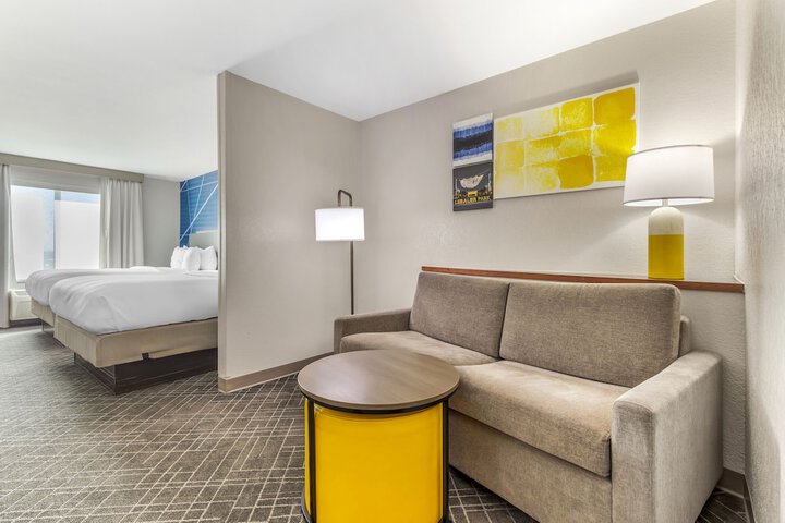 Room 9 of 28
