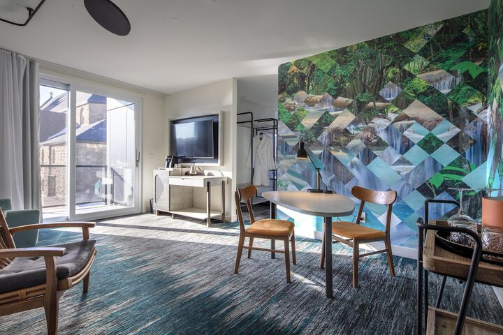 Canvas Moncton Tapestry Collection by Hilton