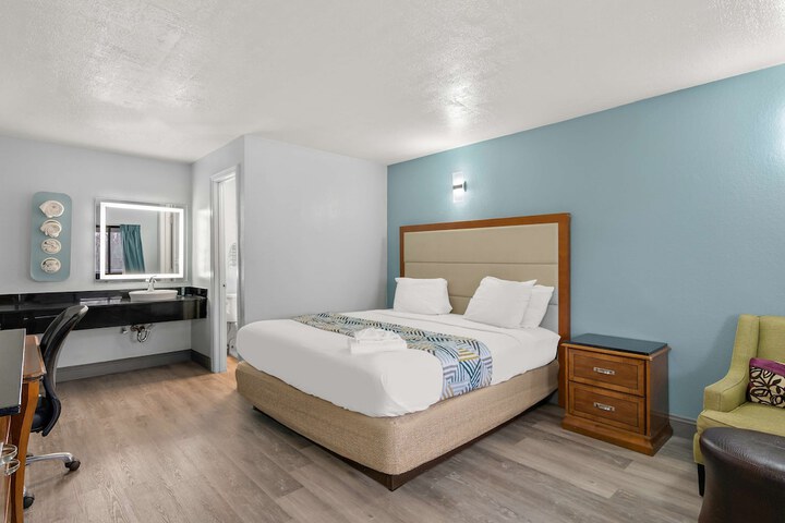 Room 16 of 31