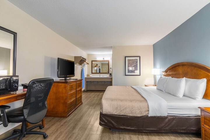 Room 14 of 35