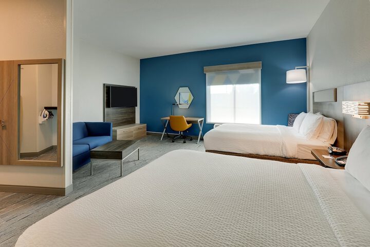 Room 30 of 46