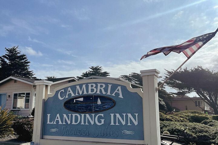 Cambria Landing Inn & Suites