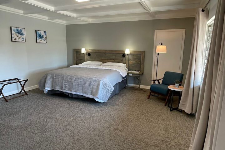 Room 43 of 82