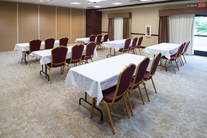 Hampton Inn & Suites Greensburg