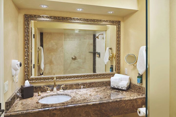 Davenport Hotel Autograph Collection