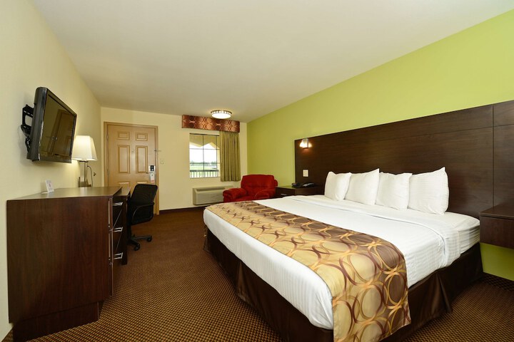 Room 9 of 14