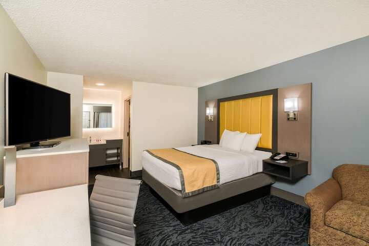 Room 14 of 27