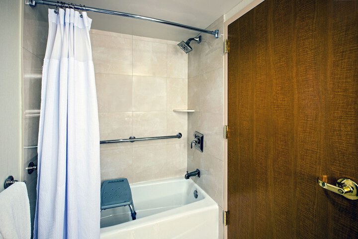 Crowne Plaza: Philadelphia - King of Prussia by IHG