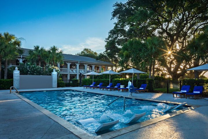 The Beachview Club
