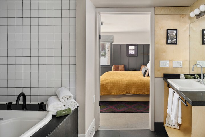 Room 54 of 119