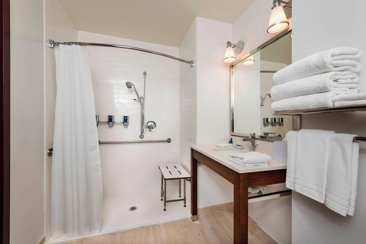 Room 7 of 27