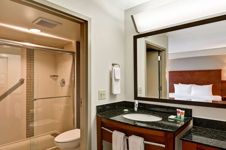 Room 15 of 38