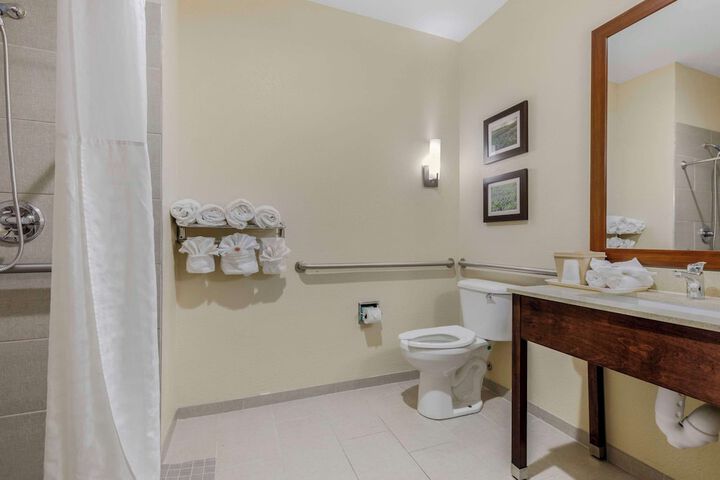 Comfort Suites Benbrook - Fort Worth Southwest