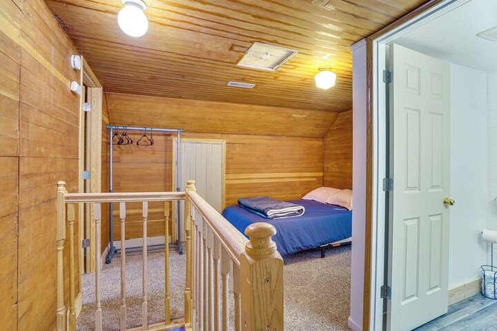 Serene Devils Lake House w / Deck + Fire Pit!