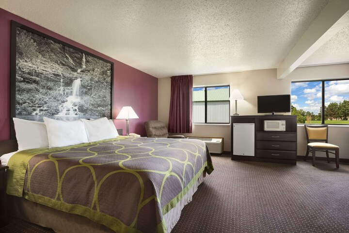 Room 7 of 14