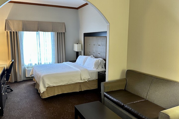 Room 50 of 64