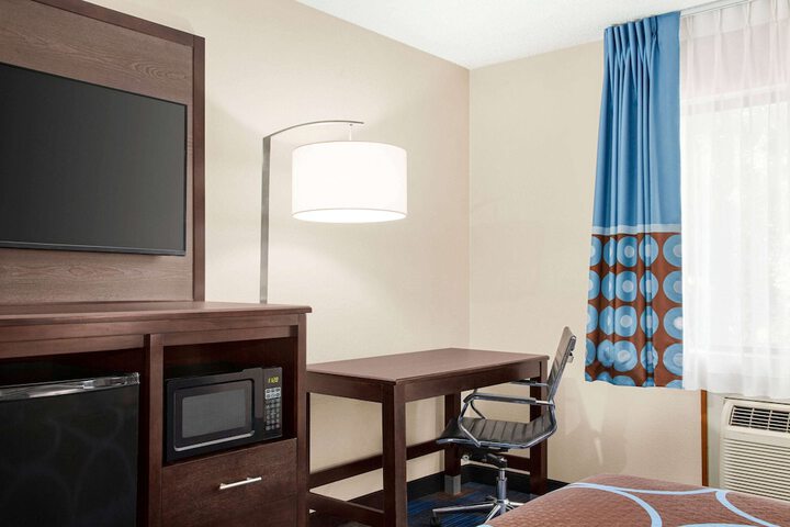 Room 19 of 29