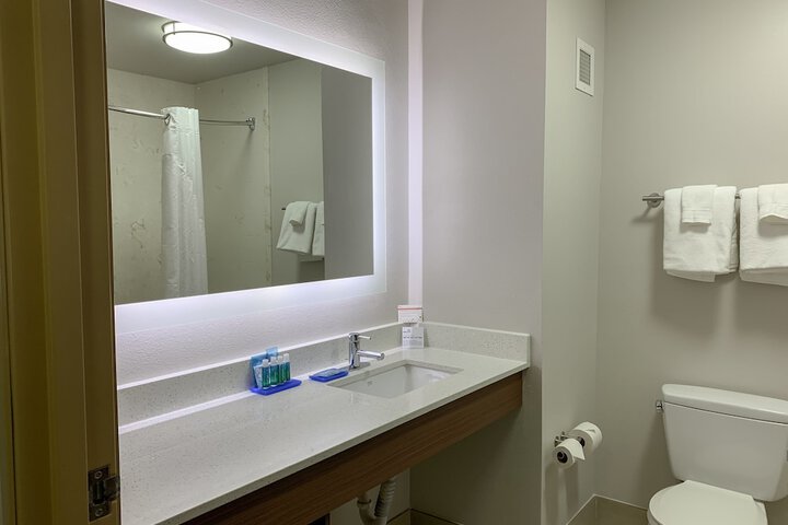 Room 27 of 44