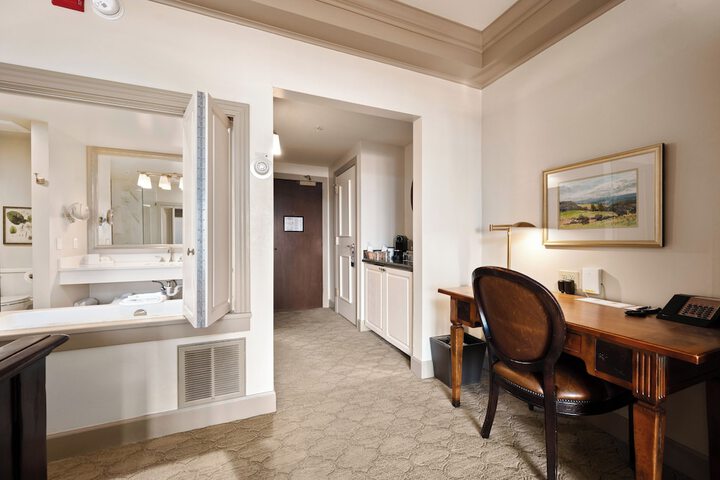 Hotel Bellwether