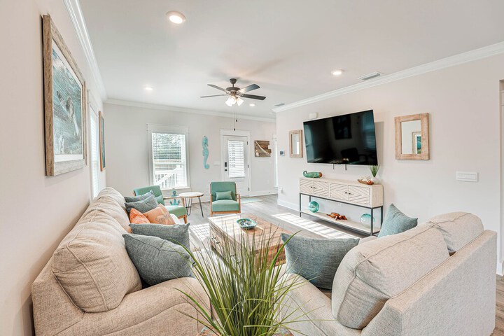 Near State Parks: Carrabelle Home w / Beach Access!