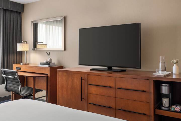 Crowne Plaza Auburn Hills by IHG