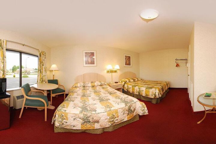 Room 33 of 43