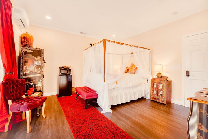 Room 70 of 124