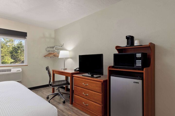 Room 18 of 40