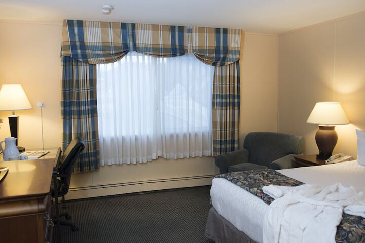 Room 22 of 74