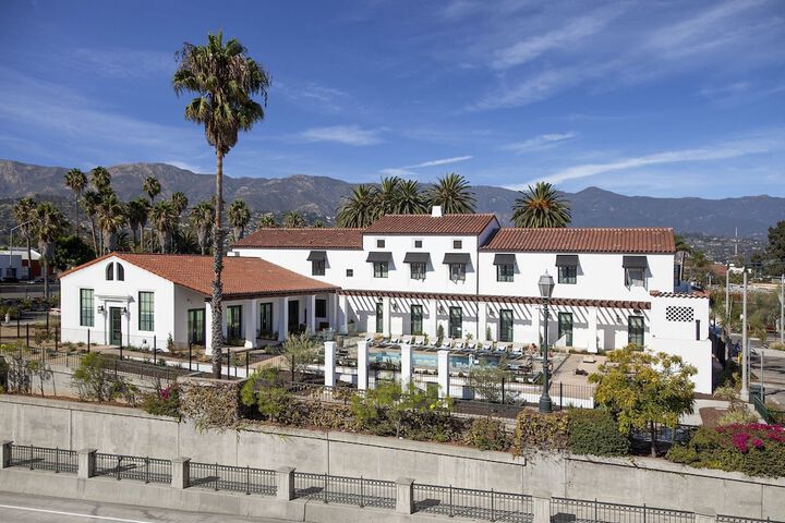 Hotel 2 of 43