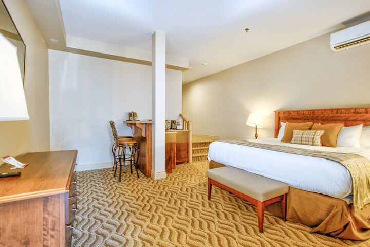Room 9 of 28