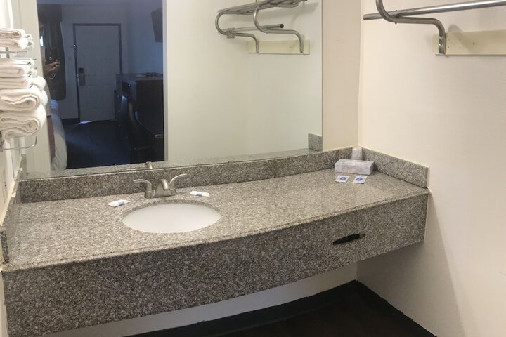 Room 4 of 13