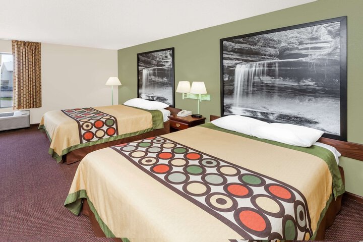 Room 10 of 19