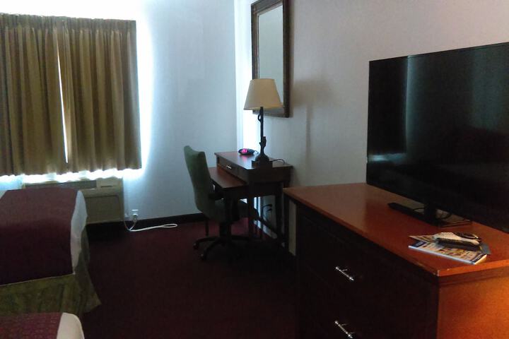 Room 16 of 33