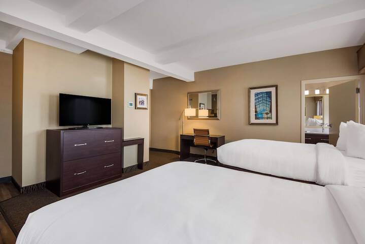 Room 17 of 33
