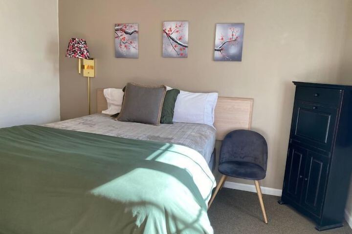 Room 7 of 13