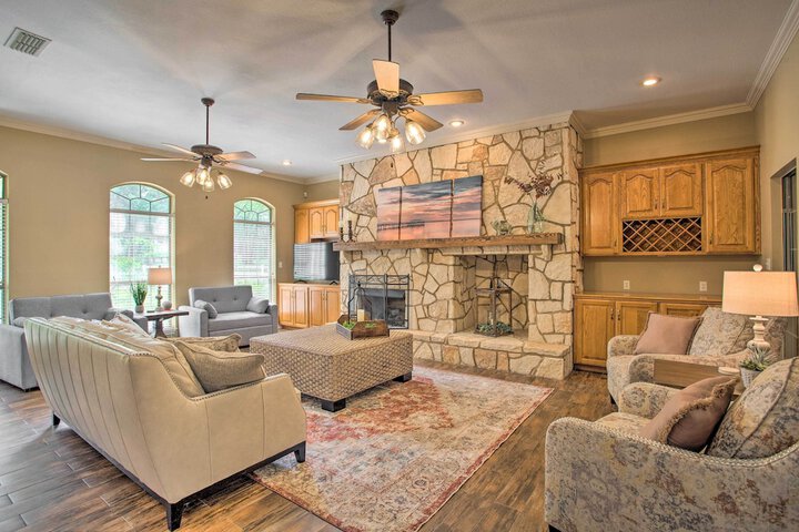 Happy Trails Hideout w / New Bunk House & Hot Tub!
