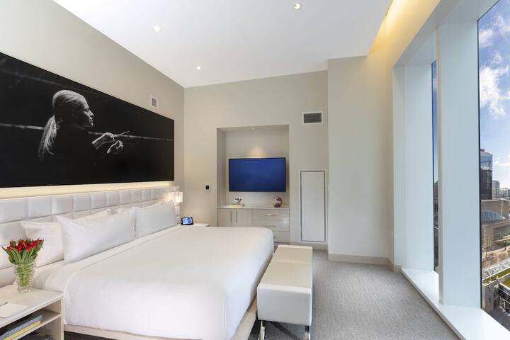 Room 28 of 142
