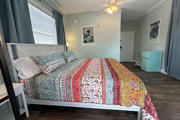 Room 21 of 38
