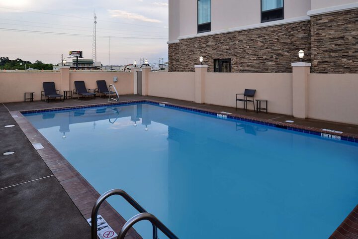 Pool 3 of 38