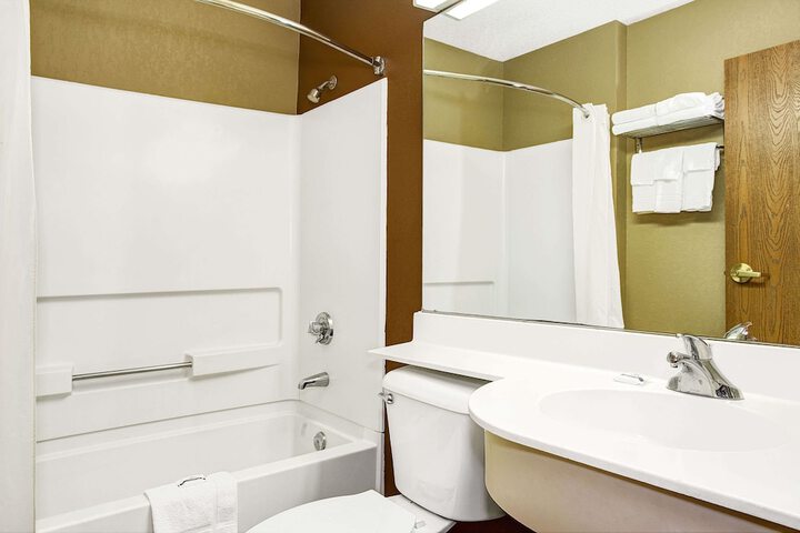 Room 12 of 18