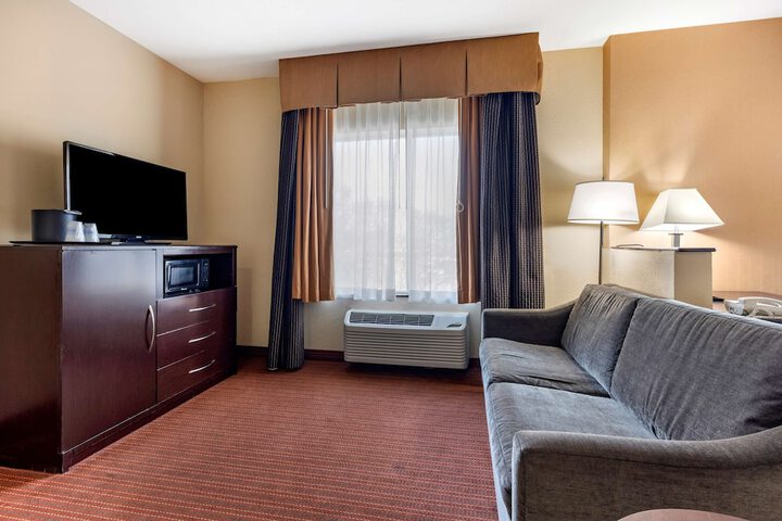 Room 11 of 25