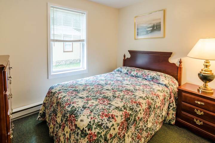 Highland Hills Motel and Cabins – a Master Hosts Resort