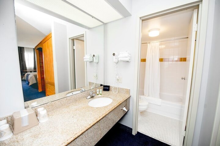 Room 15 of 24