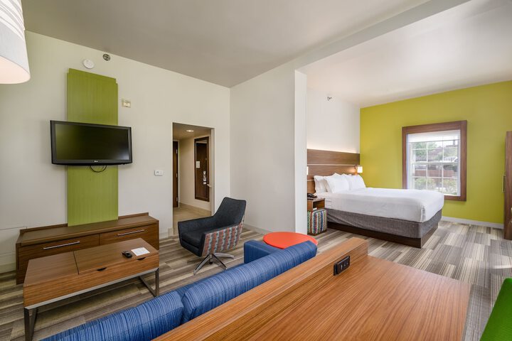 Room 13 of 44