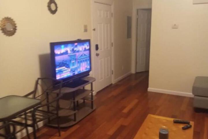 simple one bedroom free parking