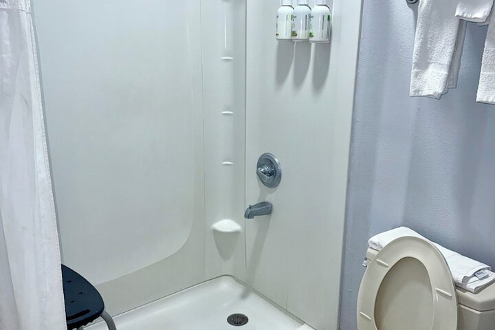 Room 15 of 19