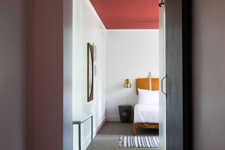 Room 19 of 42
